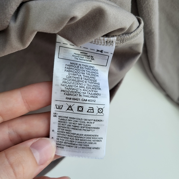 REEBOK Nude Embroidered Logo Cropped Long Sleeve Turtleneck - Picture 6 of 8